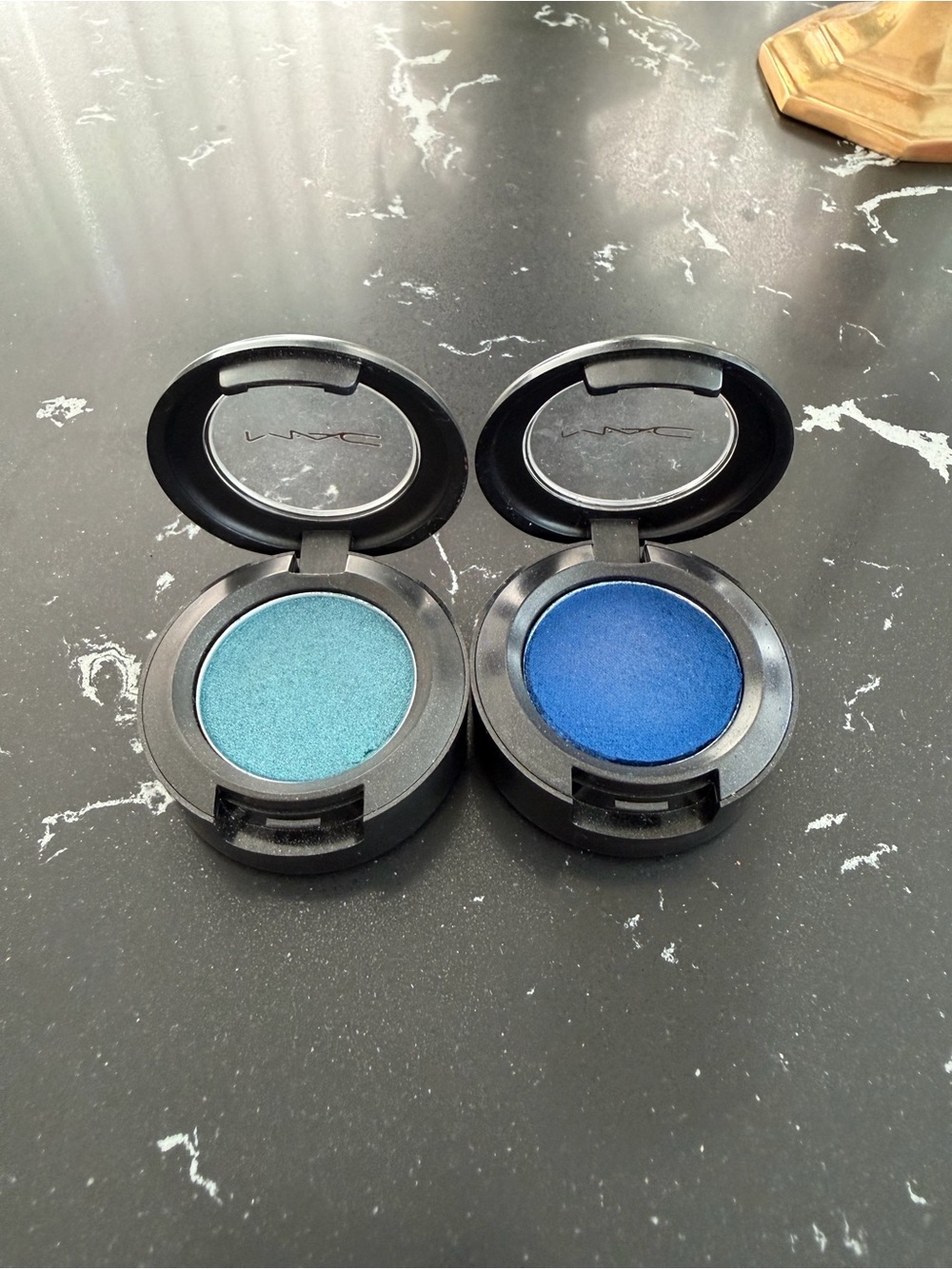 MAC Cosmetics Teal & In the shadows Single Pressed Pigments